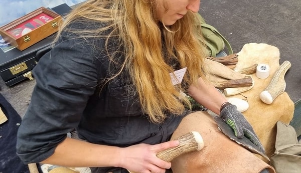 Elena Moos Flintknapping