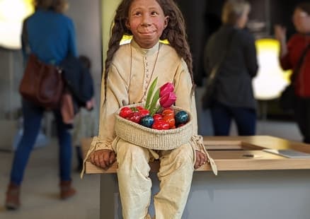 Neanderthalerin_Kina_Ostern_Eier