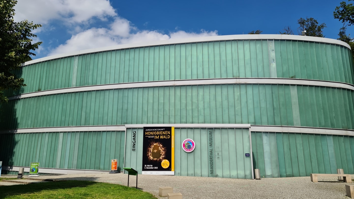 Alte Fassade Neanderthal Museum bis 2025