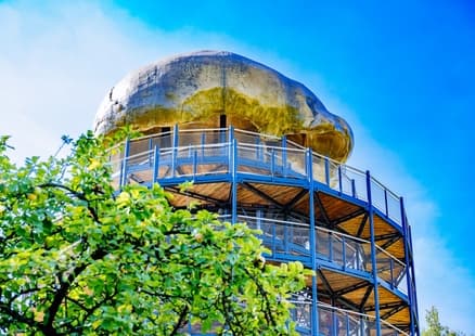 Außenansicht Turm Höhlenblick mit Kalotte
